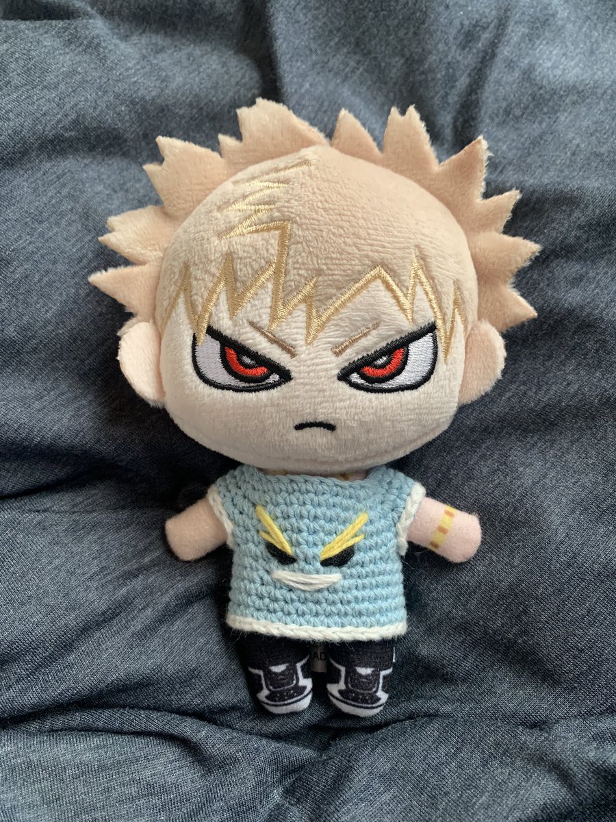 kacchan0420_'s tweet photo. この子元から赤タンクトップだけだったから全サT作ってあげたかわいい🥺🧡 https://t.co/1WbKjOE5NL