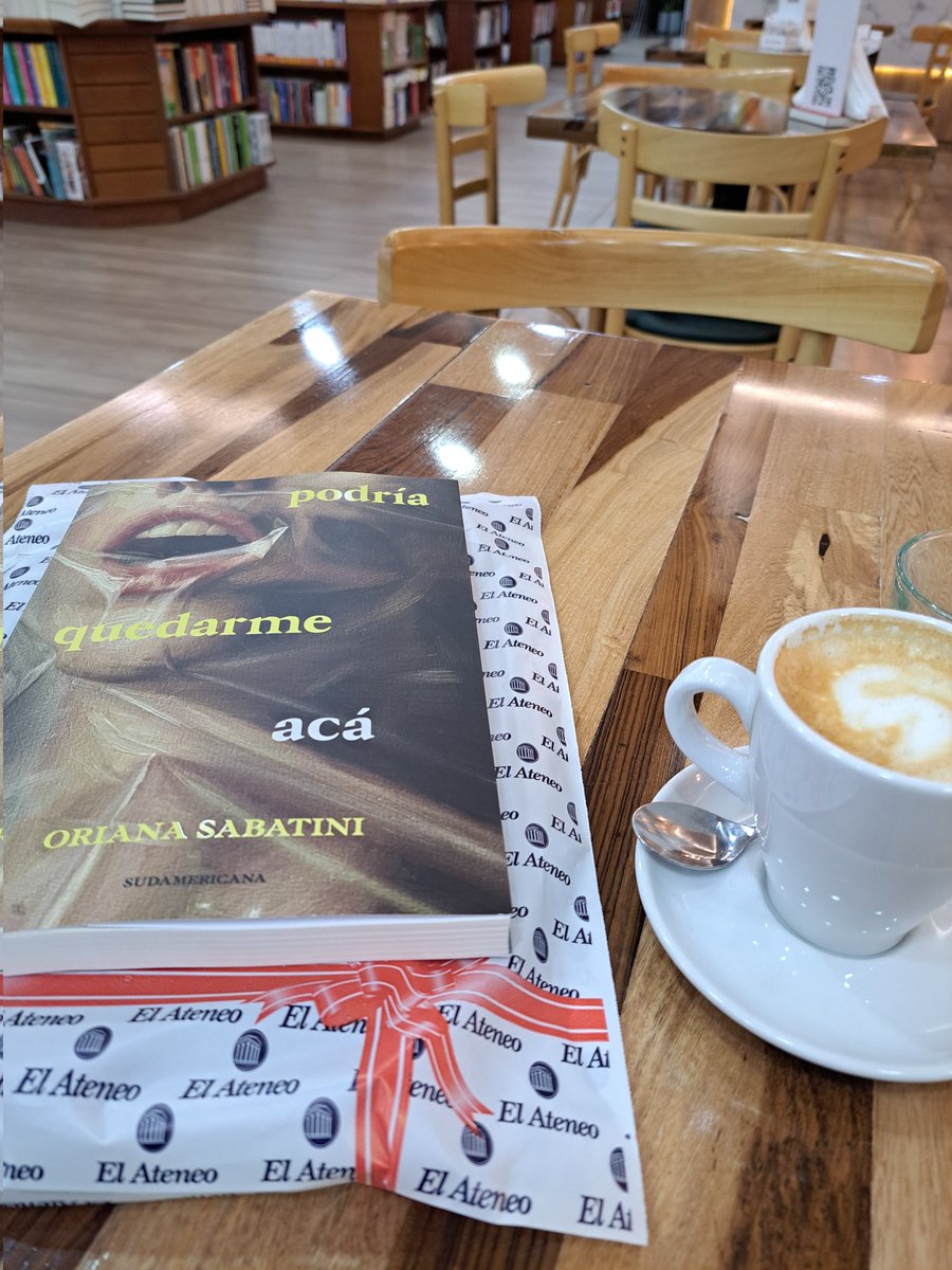 Frío, cafecito y podría quedarme acá <a href="/orisabatini/">ORIANA</a> 🫶