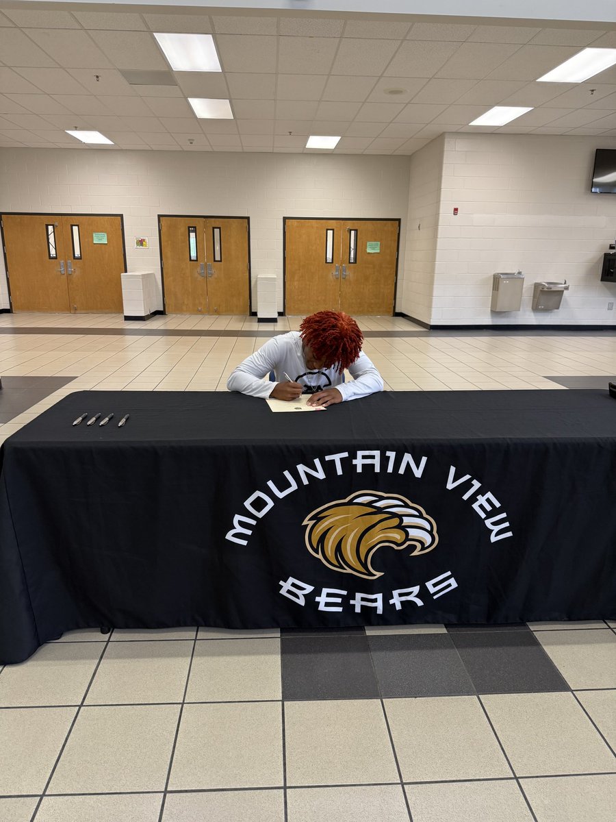 MVHSBearsBB's tweet photo. Daelyn Wilson to Dean
College. 
Go Bears
#Next https://t.co/OTPon14bkZ
