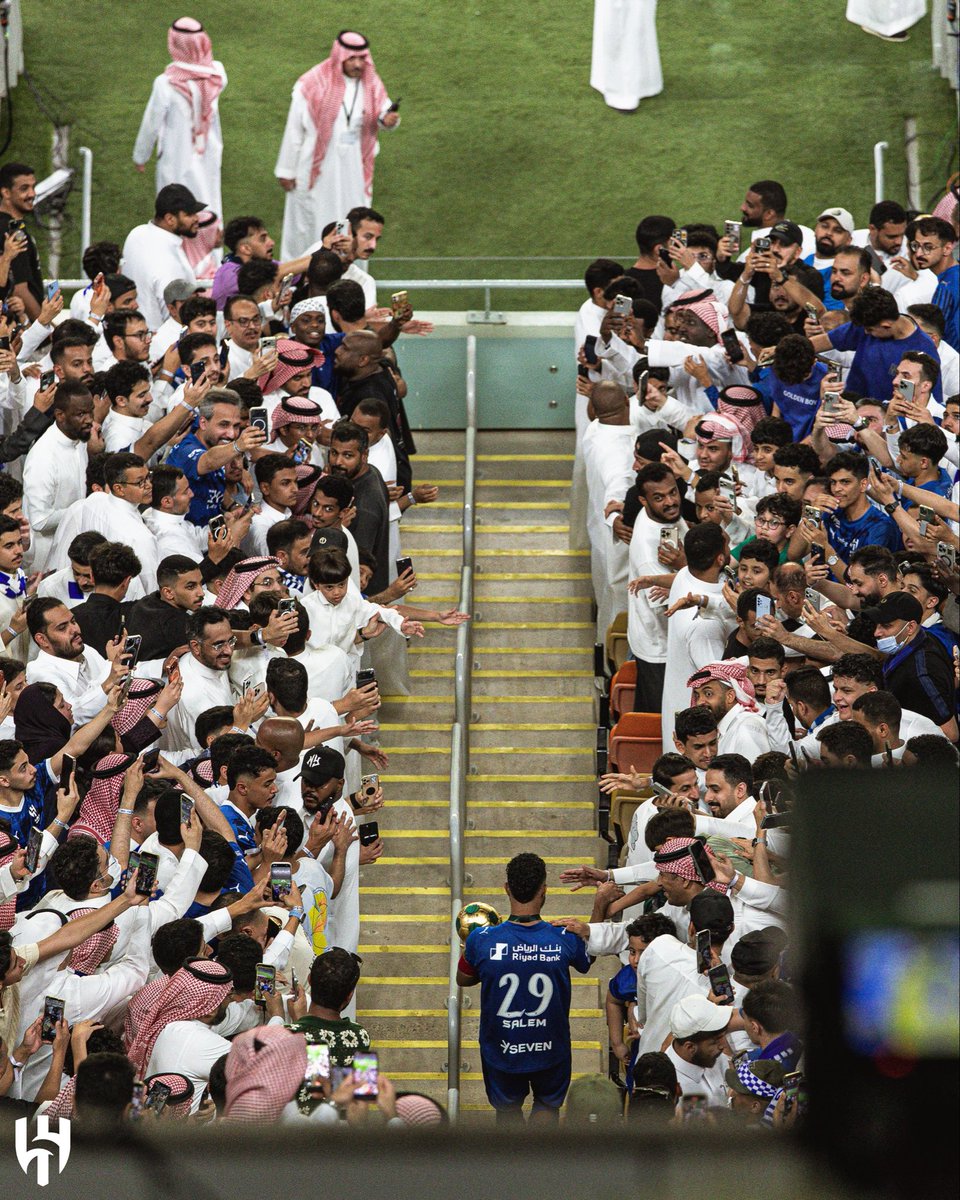 MnbrAlhilal's tweet photo. ما خابَ قلبٌ كانَ موعدُهُ الهلال💙 https://t.co/oHkQIulQ0f