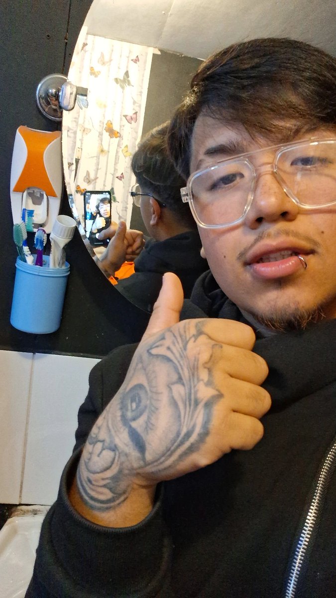 Kiltrohh's tweet photo. ola bitches he vuelto https://t.co/feKsERqIll
