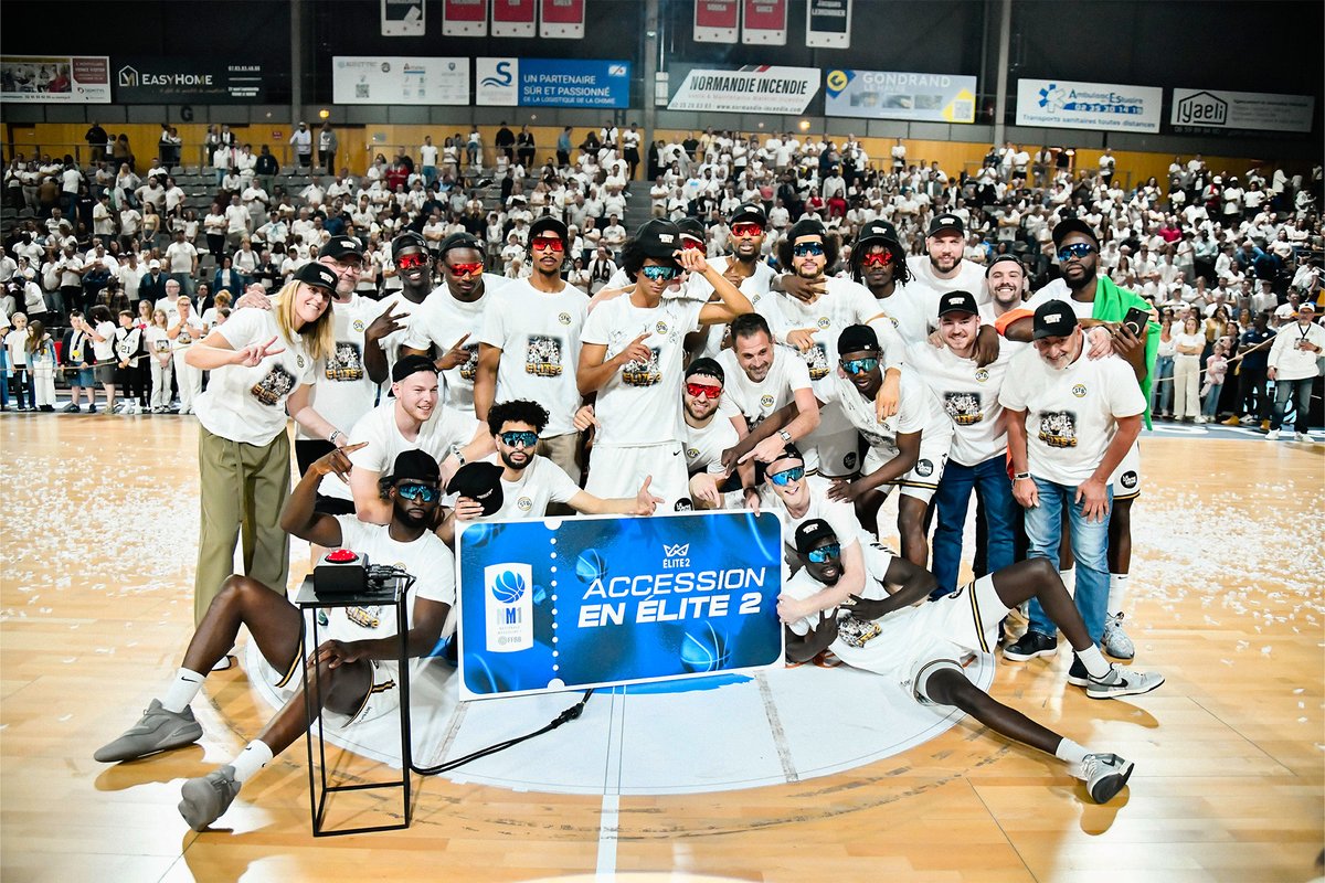 ffbasketball's tweet photo. Première place et ticket pour l'ÉLITE 2 validés pour le @stblehavre ! ✅
Terminant premier du Groupe A à l'issue de la phase 2 de Nationale Masculine 1, le club normand retrouvera l'étage supérieur huit ans après l'avoir quitté.
#NM1 https://t.co/2DTRJ4YLC1