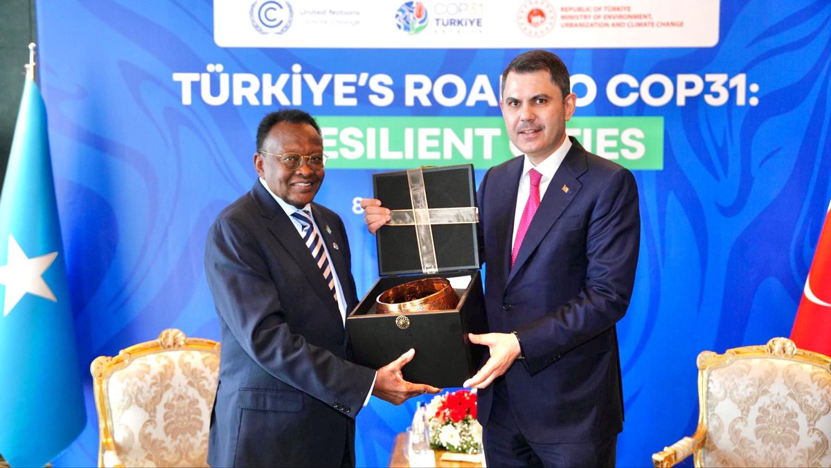 BashirMJ's tweet photo. I held a bilateral meeting in Hatay with H.E. @murat_kurum, Minister of Environment, Urbanisation and Climate Change of Türkiye 🇹🇷 and COP31 President-Designate. We discussed 🇸🇴 🤝 🇹🇷 cooperation, including data and knowledge sharing, https://t.co/u1MJQFvvKA