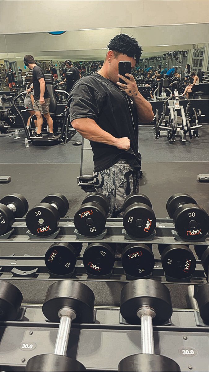 fattdaddy4's tweet photo. Life update https://t.co/9oZP6LmD8i