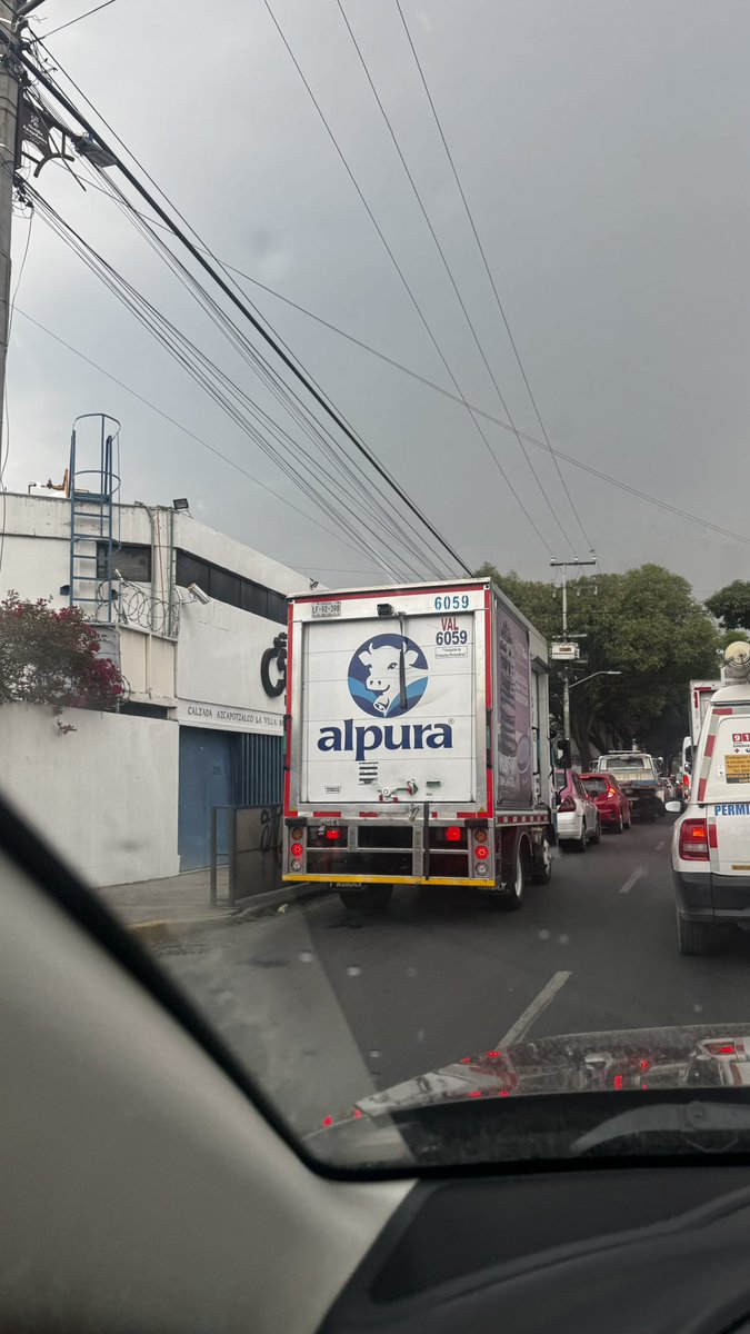 pach133's tweet photo. @alpuraoficial reportando esta unidad el conductor agresivo sobre av Azcapotzalco la villa placa Lf 92398 https://t.co/gkH8fHVQVc