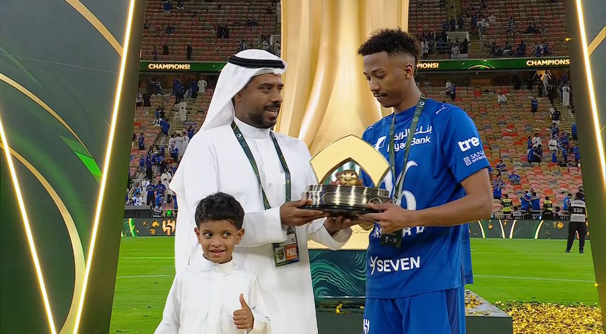 hilalstuff's tweet photo. 🚨🚨🚨🚨🚨🚨🚨 عاجل:

ناصر الدوسري يحصل على جائزة أفضل لاعب في نهائي كأس الملك 🏆 https://t.co/6RlL4EZYrP