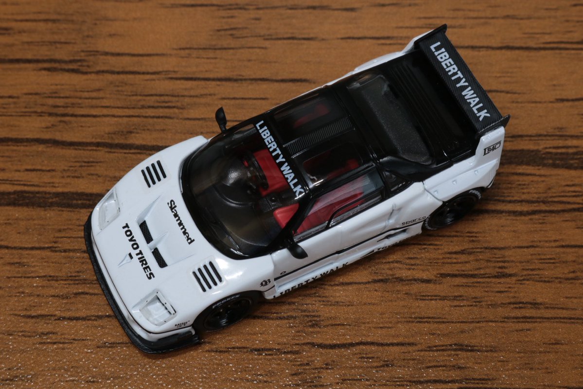 Mazda AZ-1 Liberty Walk LB40 2024 Tokyo Auto Salon White あまり
