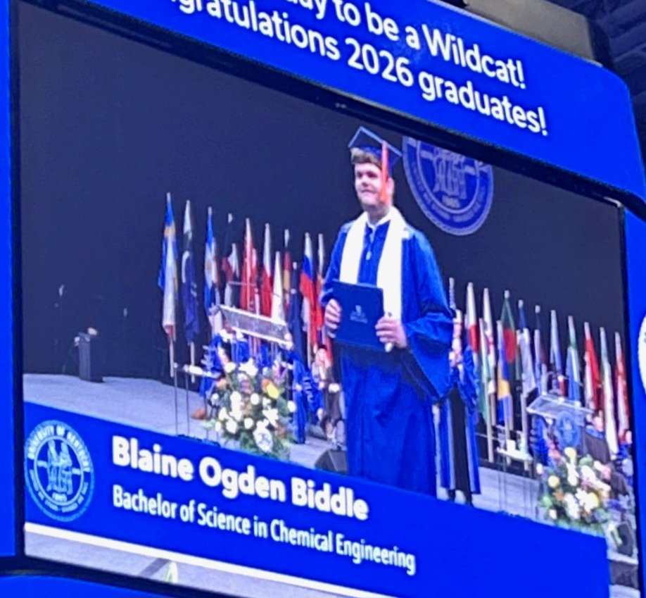 JulieBiddle4's tweet photo. Graduation day for Blaine... Bachelor of Science in Chemical Engineering, Distillation Certificate, and Scholars in Engineering and Management! He starts his new job on Monday! So proud!💙#UniversityofKentucky https://t.co/BDCRSY4B6R