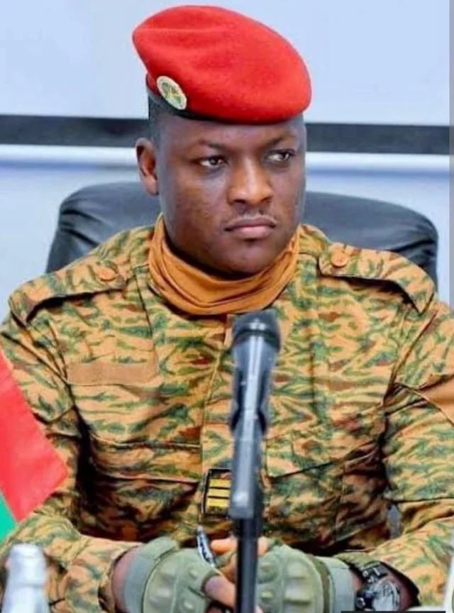 Joe__Bassey's tweet photo. Captain Ibrahim Traoré of Burkina Faso 🇧🇫 has officially banned the importation of secondhand clothing from America and Europe. It's high time Africans prioritize their own clothing or brand new clothing. https://t.co/OSjw4kx9NF