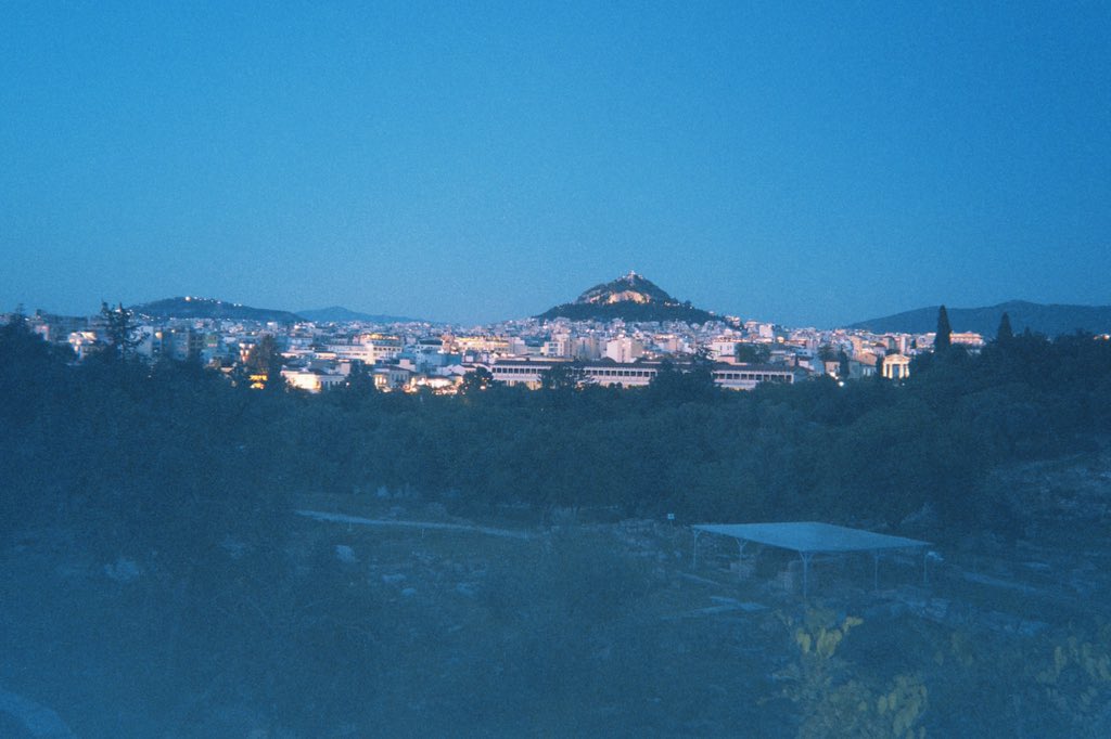 βάλλ' εἰς κόρακας 𓆝 tweet media