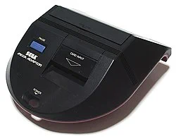 後方互換は一世代前までってことが多いですね ゲームボーイから3DSまでもそうだったし これ使えば、形状は刺さるんだけど遊べないんだよなあ