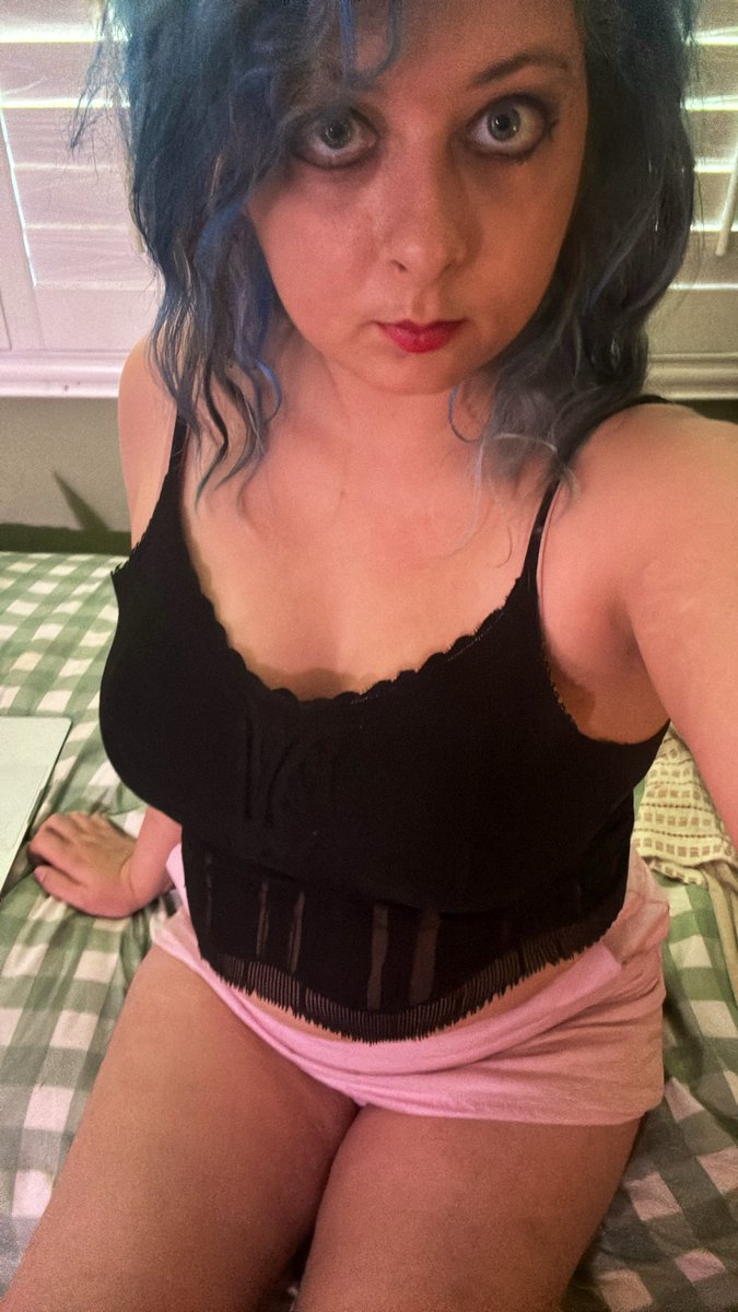 Emily B tweet media