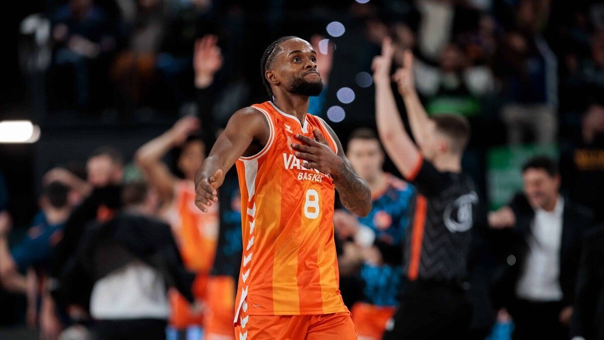 nocontextVCF's tweet photo. @Paobcgr @pulpista @valenciabasket CRYYYYYYYYY 😭😭😭😭😭😭😭 https://t.co/aRInu6lmwh