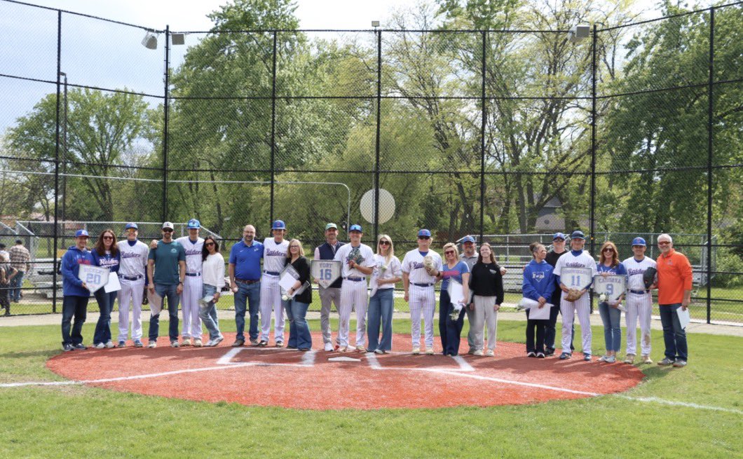 keith_lavin's tweet photo. Congratulations Glenbard South Senior Baseball players. 
@GBS_baseball1 @gbsathletics https://t.co/coPYVV923D