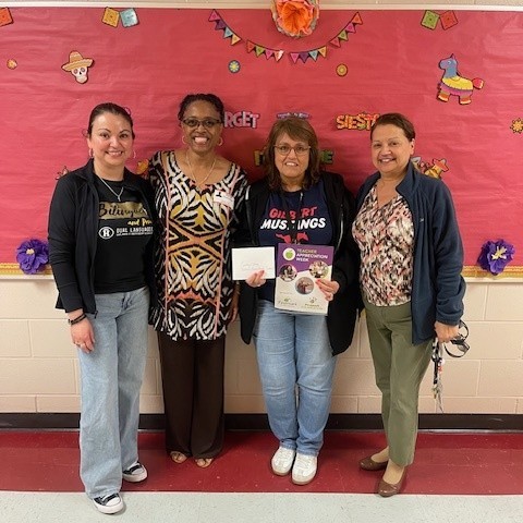 firstmark_fdn's tweet photo. Jackie, our Mission Branch Manager, had the pleasure of providing the staff at Gilbert Elementary &amp; Wright Elementary in @HarlandaleISD with a small token of appreciation! 🥰 🏫 

#TeacherAppreciationWeek #SupportingEducators #FirstmarkCU #FirstmarkFoundation https://t.co/RG81bf4QTw
