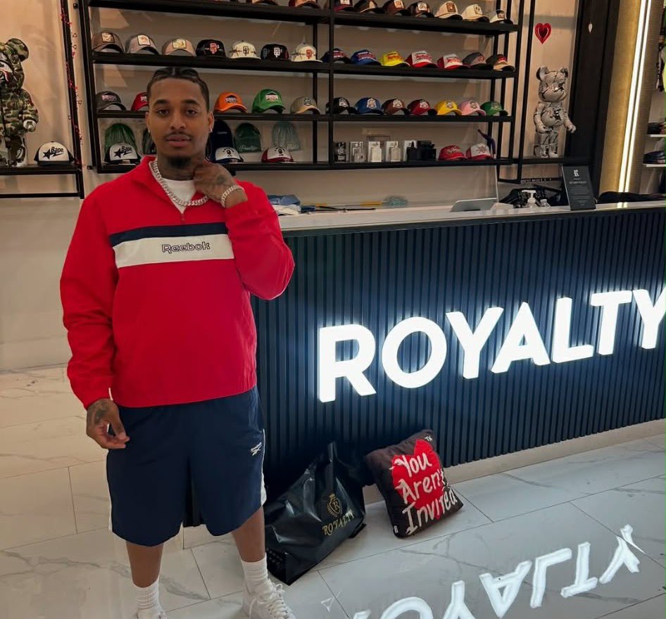 _sweetdsire_'s tweet photo. My homeboy may be incarcerated, but his flirting privileges are still active ๐ญ
Looking for a sugar mama willing to hold him down emotionally, financially, or snack-commissary-ally
๐๐ธ
๐DM me for his information
#sugarbabyvibes #sugarbaby #takingapplications #lockedup https://t.co/iMVQPN2Hg0