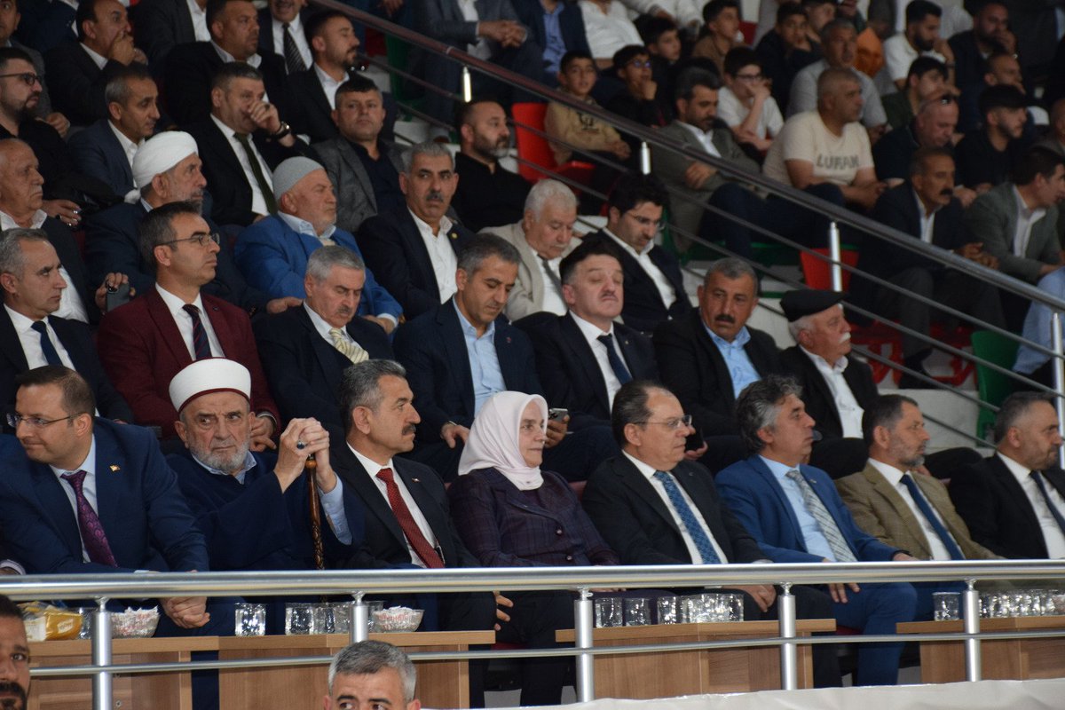 Dib_Egitim's tweet photo. Şırnak Cizre'de Hafızlık İcazet Töreni Heyecanı. 

Hafızlık Projesi kapsamında Cizre Müftülüğüne bağlı Kur'an kurslarımızda hafızlığını başarı ile tamamlayan 335 öğrenci için Hafızlık İcazet Töreni yapıldı.

https://t.co/f4b7GmjZ0h https://t.co/RQrRMHIAS5