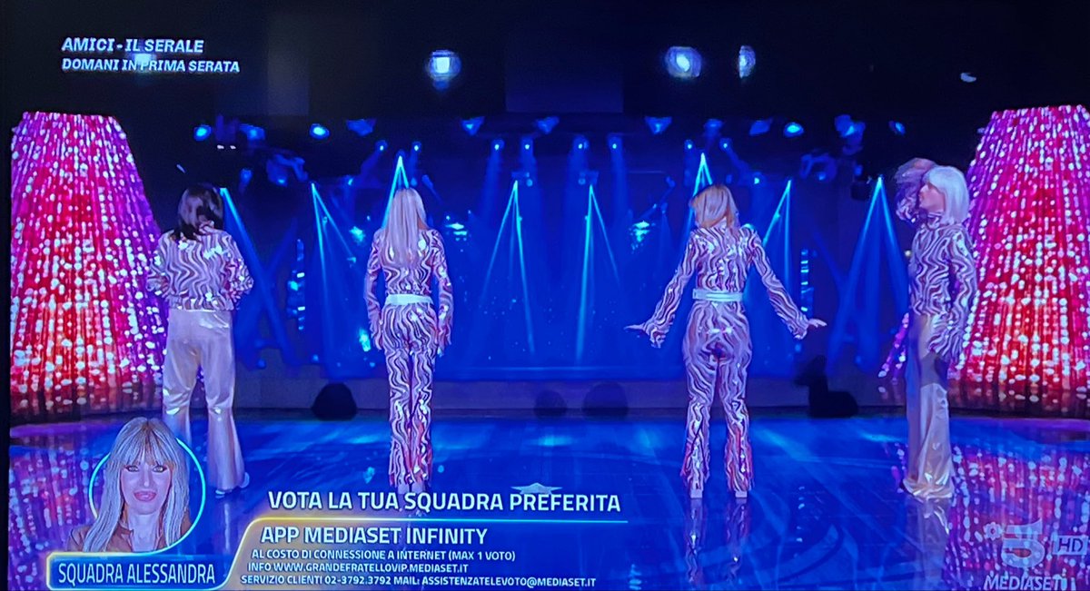 AlessandraBrafa's tweet photo. Quando ordini gli Abba e ti arrivano i cugini di campagna. 

#gfvip https://t.co/hl1sdalWTd