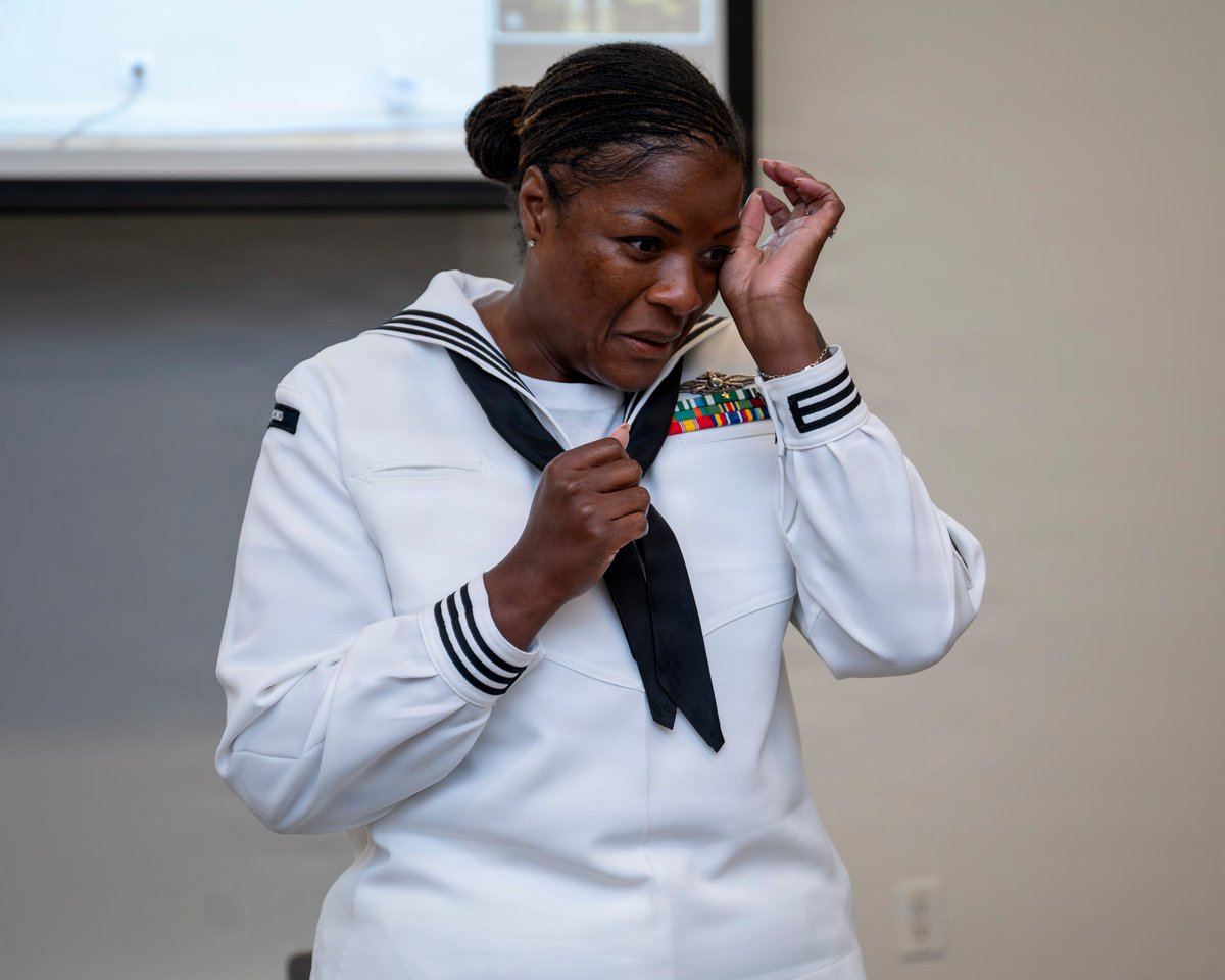 NavMedForDevCom's tweet photo. Bravo Zulu, HM1 Alisha Rogers! 🏆
Please join us in congratulating Rogers for being named the @NavyMedicine Sailor of the Year! Rogers is the leading petty officer for the Officer Programs division at the Navy Medicine Training Support Command. Congrats! https://t.co/IRLuK7eoTY