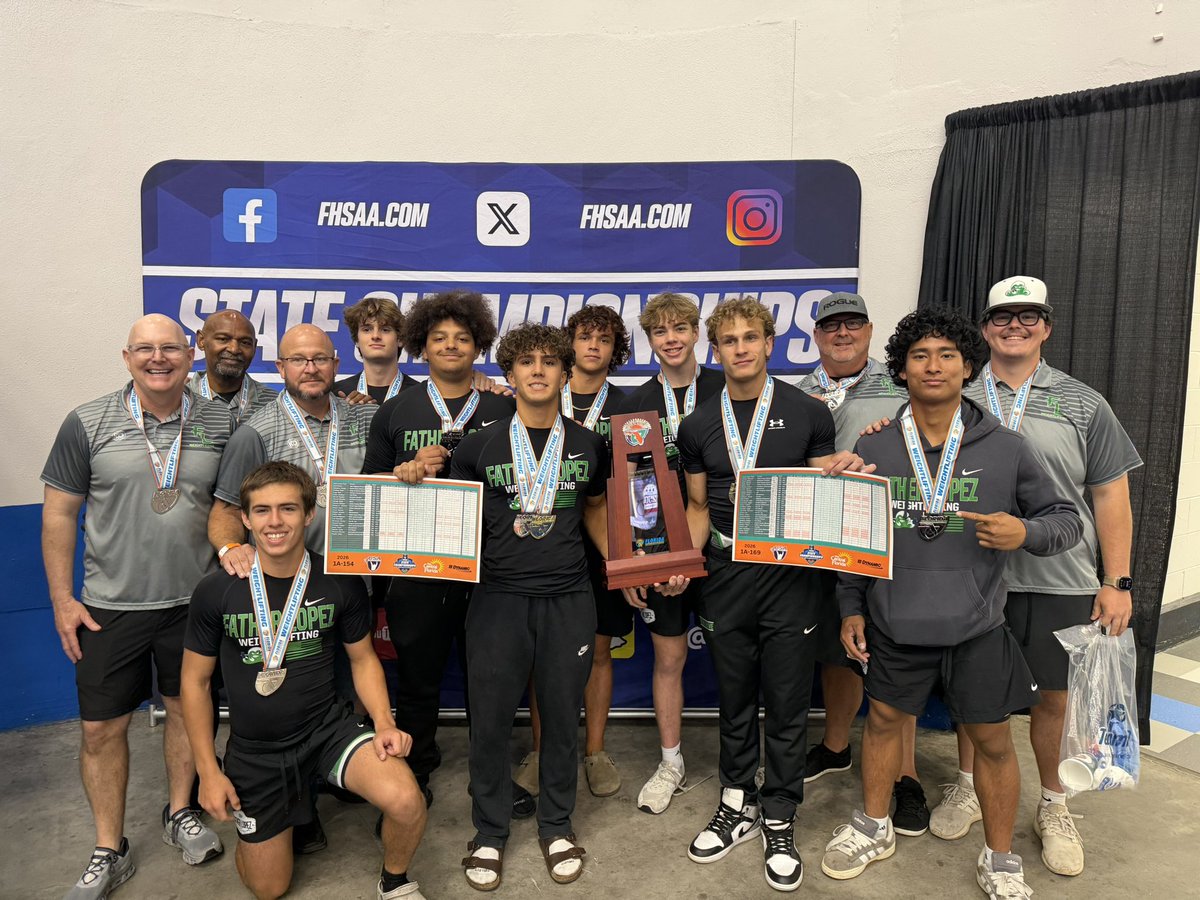 GabbardWM28's tweet photo. Team State Runner Up! 2 Individual State Champs, an Individual Runner Up and an Individual bronze. @ChrisAVinel @zachallen0 https://t.co/pQ7yXFRgIe