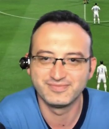 az önce şu adamı tanımayan biriyle karşılaştım.. yeni nesilin durumu = baya sıkıntı