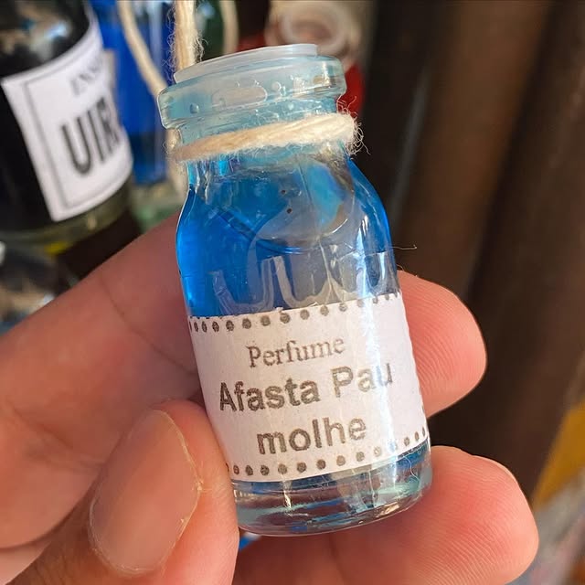 O_Vigiense's tweet photo. Duvido tu marcar Ozamigo (a) para usar esse perfume.  

🤣🤣🤣

Ver-o-Peso / Belém do Pará https://t.co/UnvWI7j6bd