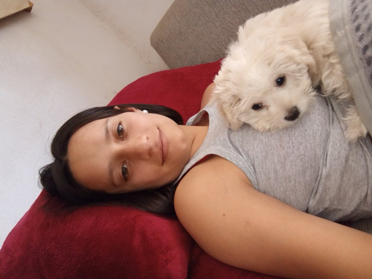 Estoy completamente segura de que, si alguien hoy me diera la oportunidad de volver a tenerte, sabiendo que volvería a perderte en tan poco tiempo, no lo dudaría, con tal de volver a verte.🧸💖

Los días pasan y pareciera que fue ayer donde con vos te llevaste todo de mi 🥺