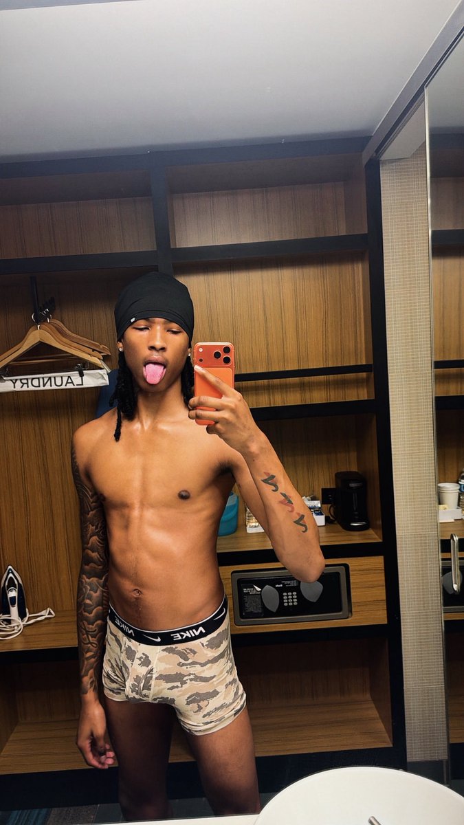 dmvdamien's tweet photo. Front or back ?🥵 https://t.co/e7KwR5iuTo