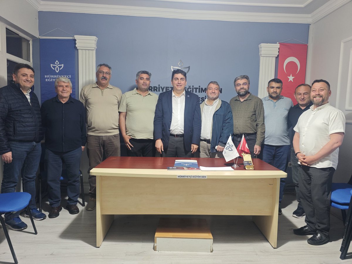 ahasanpasaoglu's tweet photo. İstişarelerimiz devam ediyor. 
Genel Başkan Yardımcımız Emrah Gültekin ile birlikte Kayseri Şubemize misafir olduk. Sendikamızın geleceğini konuştuk. 
Şube Başkanımız Murat Afsar ve yöneticilerimize teşekkür ediyorum. https://t.co/dksNq4SUu6