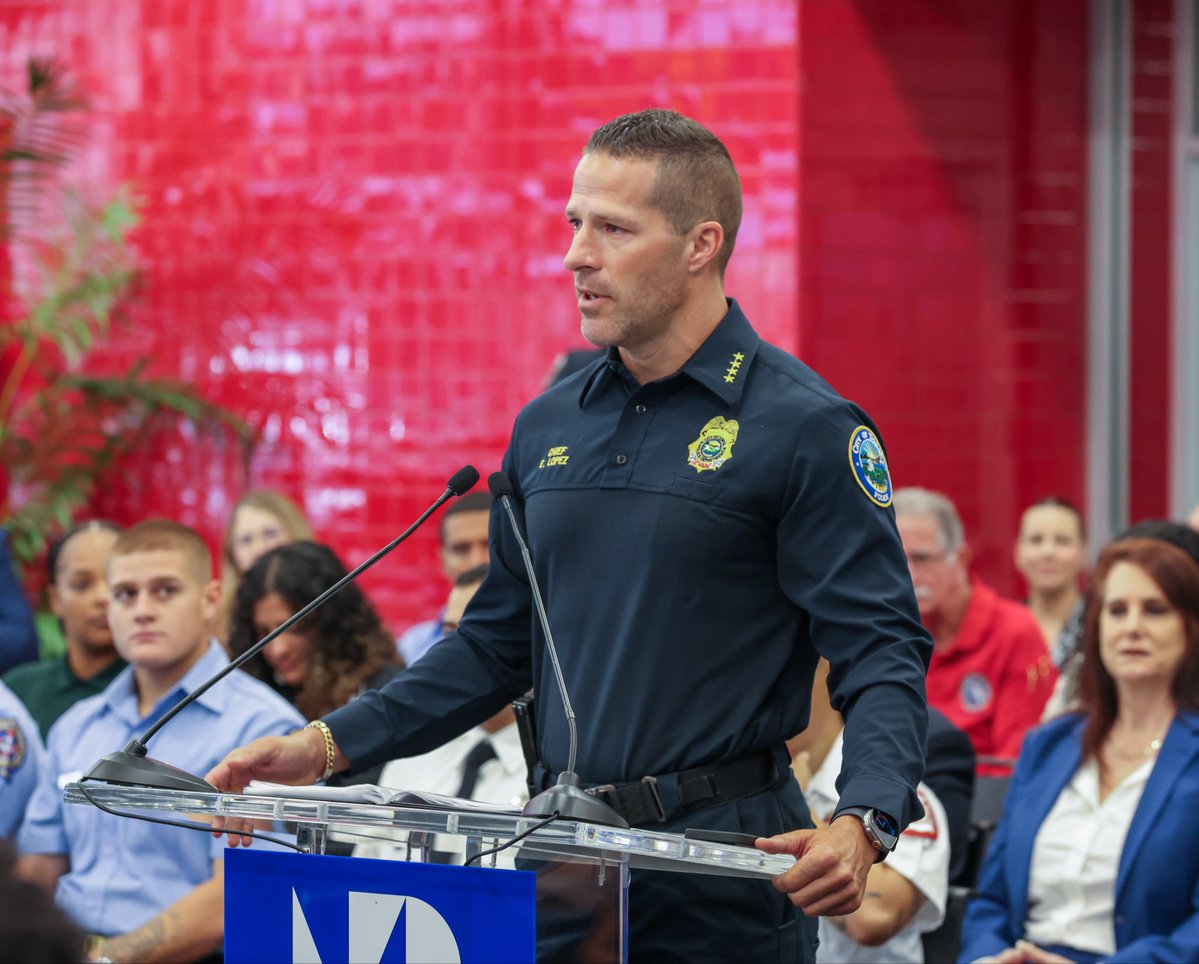 Miami Dade College tweet media