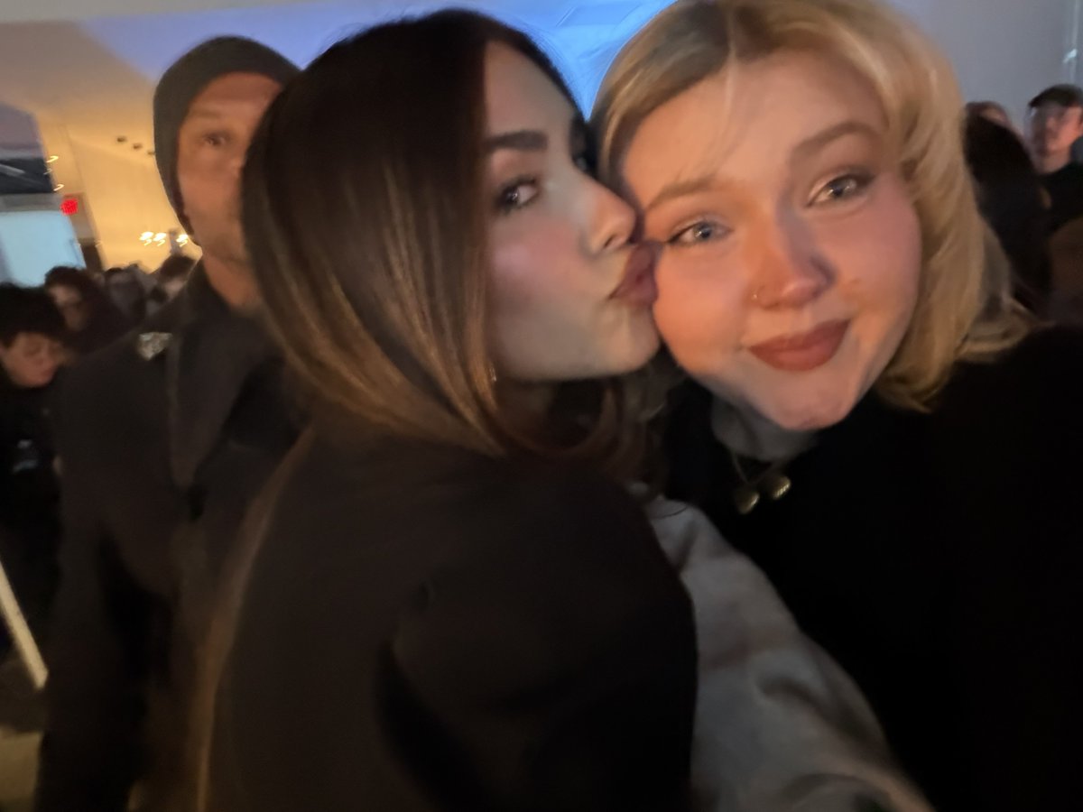 fiona 𑣿🦢 tweet media