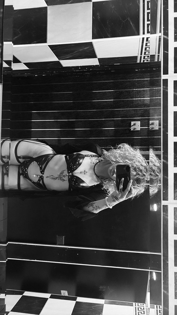 onlyelizabethle's tweet photo. I know this turns you on… https://t.co/oNXbsh4TPX