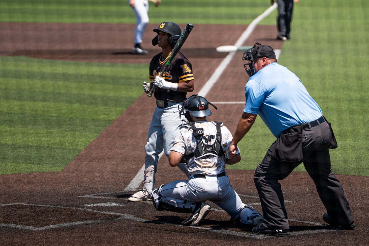 MWSUGriffons's tweet photo. A season to be proud of ⚾️

Griffon Baseball's season ended with a 14-1 loss to Emporia State in MIAA tournament semifinals Friday in Edmond.

MoWest turns in its winningest season since 2018 and its deepest postseason run since '17.

📰 https://t.co/bT4ZlS1ox4

#GriffUp 🦅🦁 https://t.co/dA6hqC7Us5