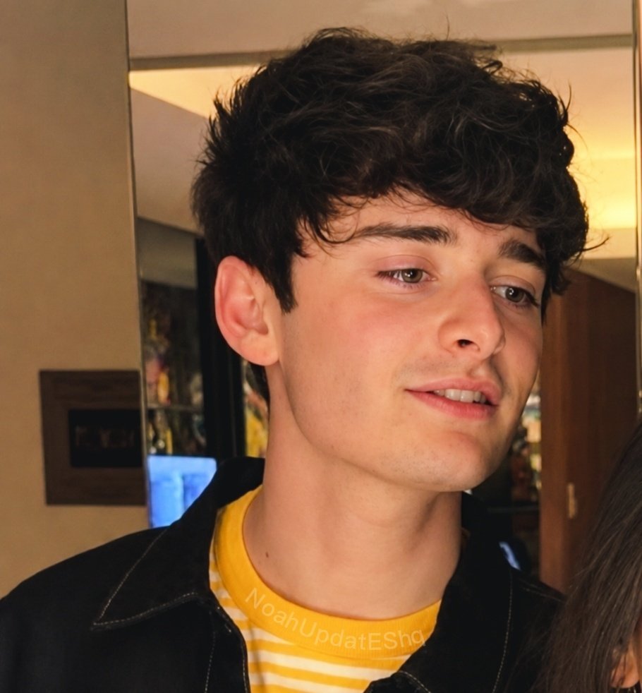 he's so fucking hot...