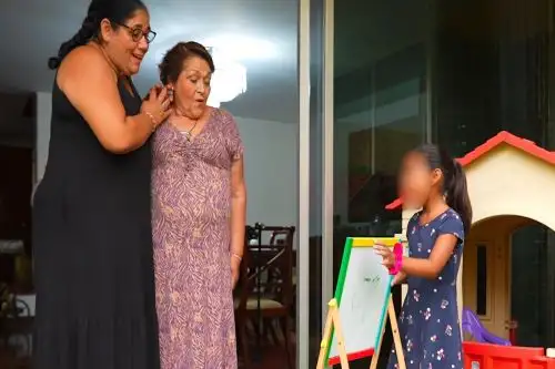 Agencia_Andina's tweet photo. "Cuando me dijo mamá, se me estrujó el corazón" 🥹✨

Verónica es educadora y siempre soñó con ser madre. Tras enterarse de que no podía concebir, inició un "proceso mudo". Conoce su historia aquí 👉https://t.co/PnzGqRLlkz https://t.co/MHytZByiOG