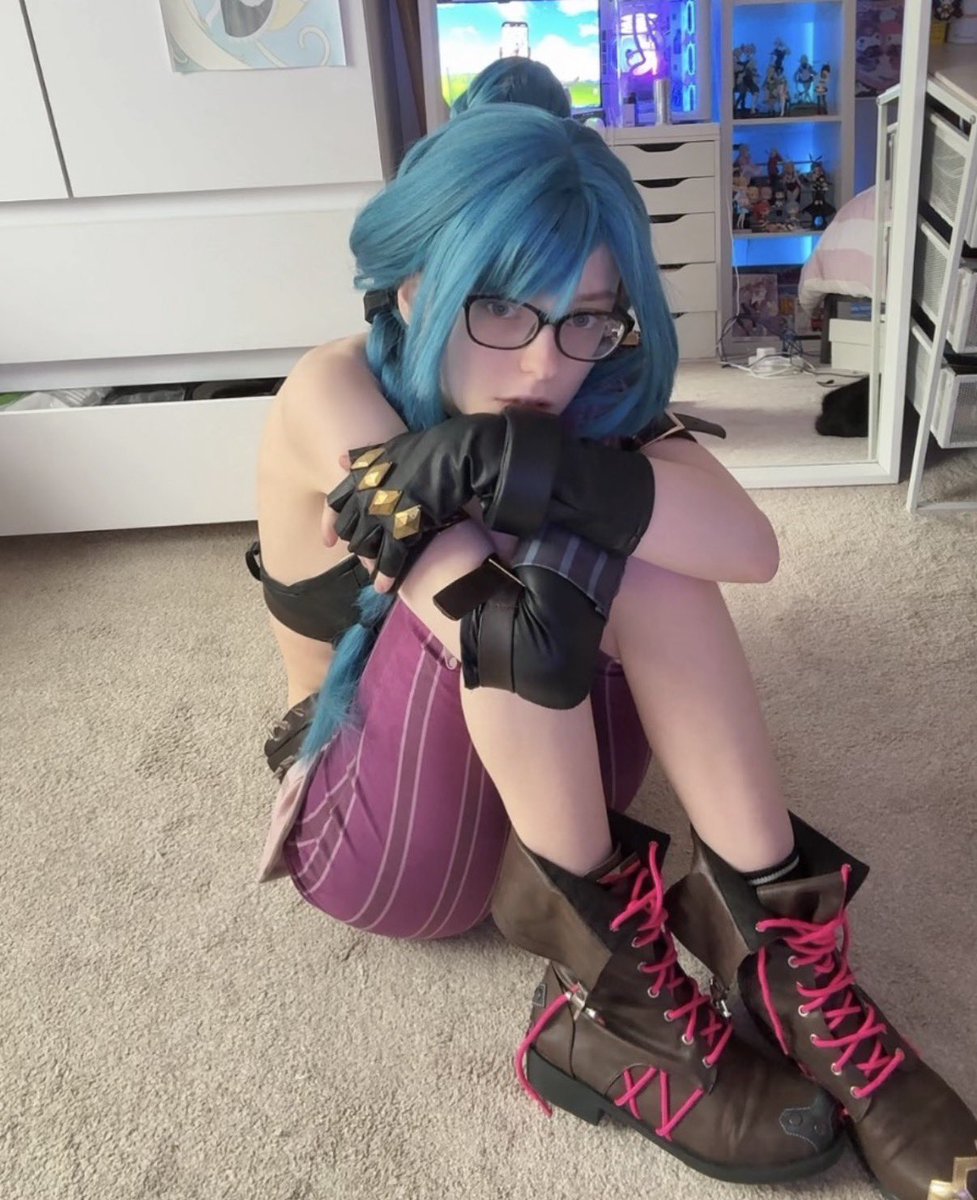 Ivy 🎀🩵// small streamer tweet media
