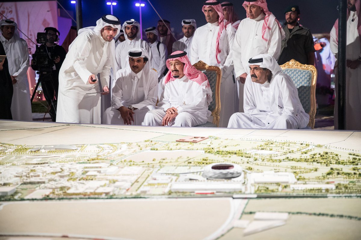 يوم إن كلٍ من خويه تبرّا 
حطيت الأجرب لي خويٍ مباري 

نِعم الرفيق ليا سطا ثم جرّا 
يودع مناعير النشامى حباري 
🇸🇦🤝🇶🇦
#قطر
#السعودية