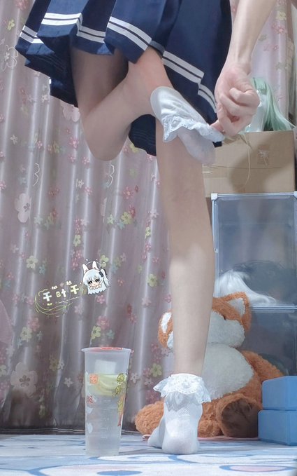 今天自慰用了两根手指，幻想是他又粗又硬的东西，搞到高潮的时候全身都在抖 https://t.co/m7KVnyVVLk