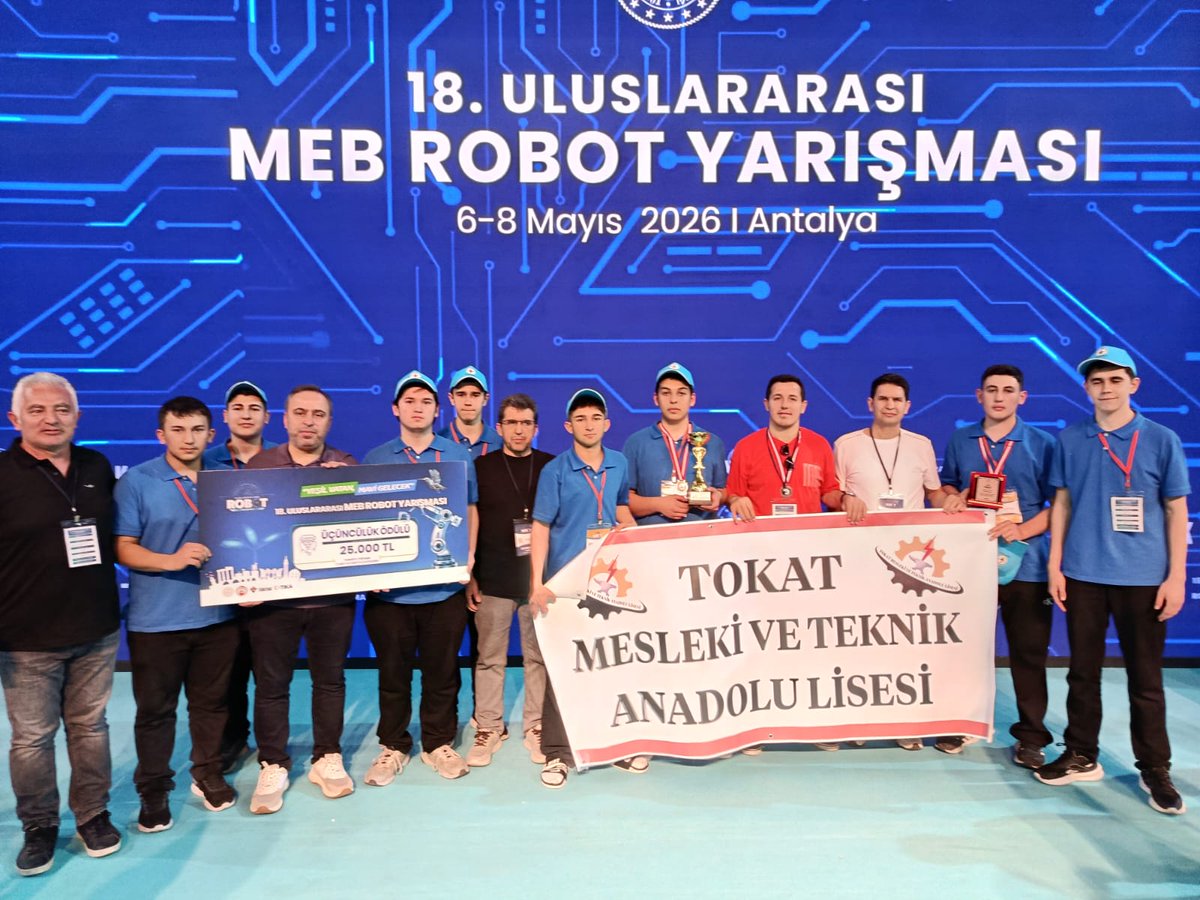tokatmem's tweet photo. Tokat Mesleki ve Teknik Anadolu Lisesi'nden  Büyük Başarı

18. Uluslararası MEB Robot Yarışması'nda Yumurta Toplayan Robot kategorisinde Dünya 3.’lüğü  ve Endüstriyel Robotik Kol Kategorisinde ise 5'incilik, 8'incilik, 9'unculuk derecelerini elde etti.

Başta öğrencilerimiz olmak üzere danışman öğretmenlerimizi ve emeği geçen herkesi gönülden tebrik ediyoruz.

@tcmeb @HuseyinKir64