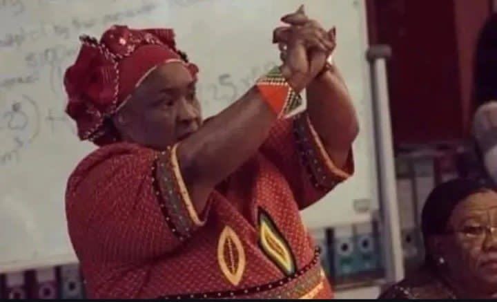 EmmiieTLO's tweet photo. Umuntu ofaka ifull tank yi role model yami shem, stru nasi.🥹 https://t.co/pknw7saWux