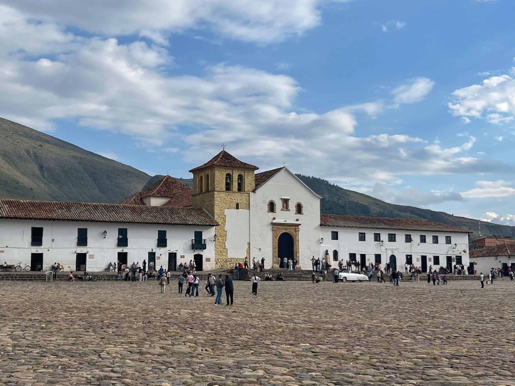 LifePartII's tweet photo. I spent 1.5 days in Villa de Leyva and loved the slow pace, mountain views, and relaxed atmosphere.

Read more 👉 https://t.co/S8mzedVvdx

#Colombia #VillaDeLeyva https://t.co/qNWdoEViT4