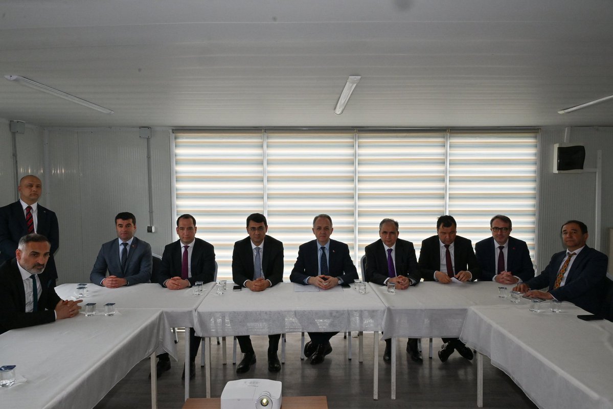Uşak Valiliği tweet media