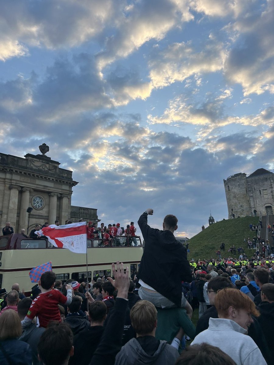 Joel_ycfc's tweet photo. Champions 🏆 https://t.co/i2KOxNkJG3