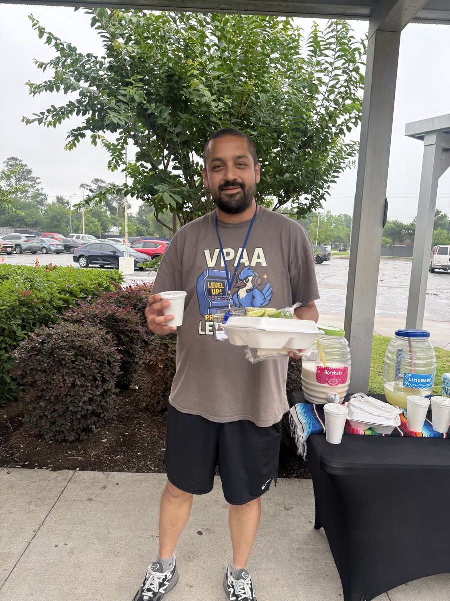 VPAA_SWPS's tweet photo. Wrapping up Teacher Appreciation Week with full hearts and full plates! 🌮💙 Our teachers enjoyed a taco spread today as we celebrated the dedication, love, and hard work they pour into our Bluejays each and every day. VPAA is better because of them! ✨ #TeacherAppreciationWeek https://t.co/PwKcBFibaI
