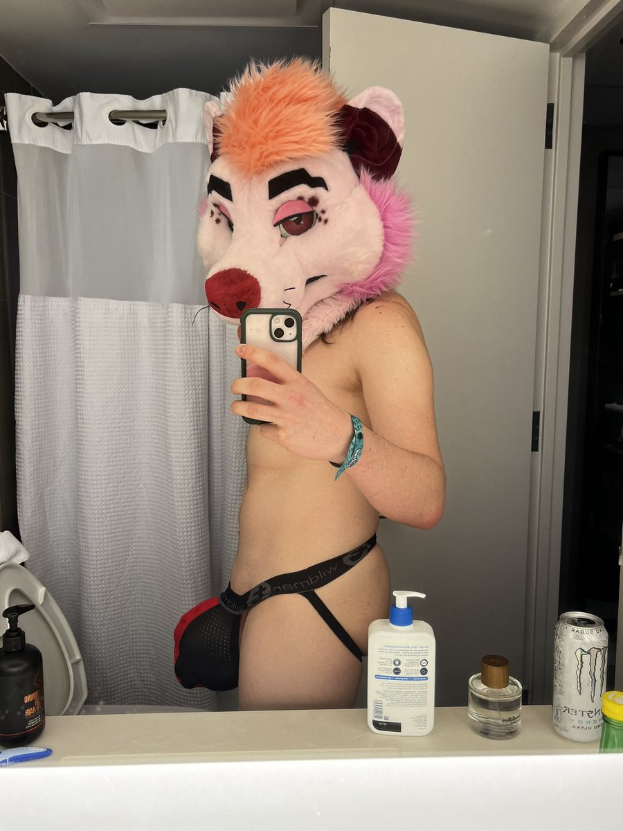 OatsiAD's tweet photo. Chat I fucked up…
I’m HUGE. https://t.co/Kc4m4ky51S