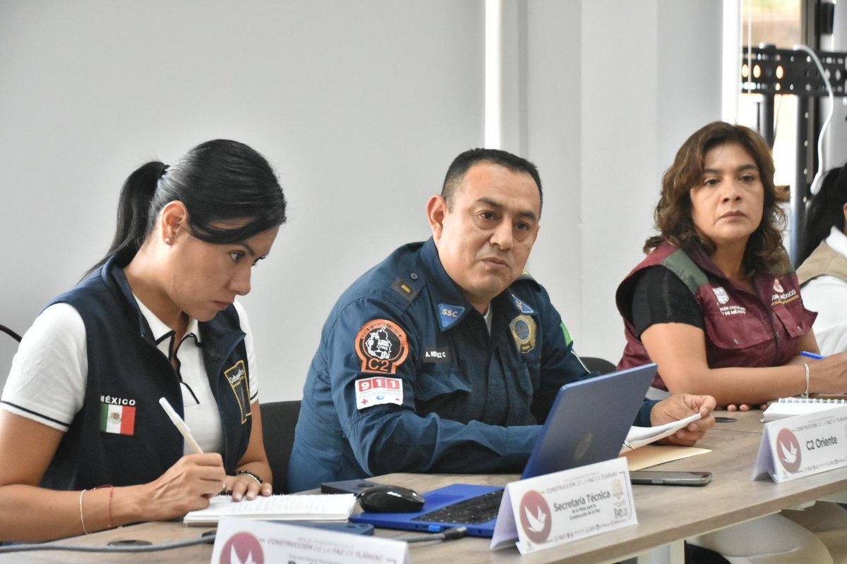 bereheca's tweet photo. Hoy revisamos el funcionamiento y monitoreo de cámaras y herramientas de apoyo en nuestras colonias.

La atención diaria y la coordinación constante hacen la diferencia. https://t.co/8FvpJR85J2