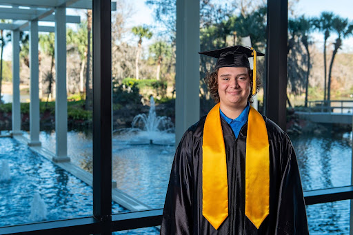 School2WorkOCPS's tweet photo. Congratulations Carter! This #UniversalEducationCenter is a finalist for Universal Orlando's LExa Ruoff- Most Outstanding Senior Award!!! After graduation he plans to continue to grow his career at Universal Orlando!  #AltEdGrads #OCPSAltEdRocks https://t.co/IUikYUyIlH