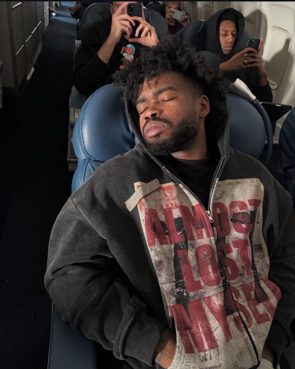 planes tweet media