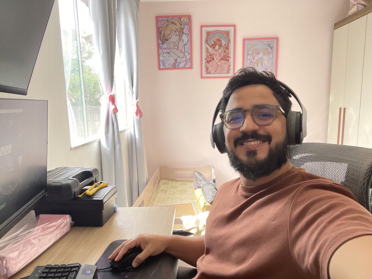 O quarto da Lana vai se criando e o escritório do papai vai sumindo.
