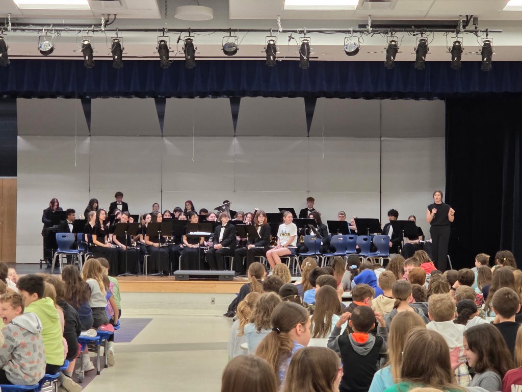 North Ridgeville Bands tweet media